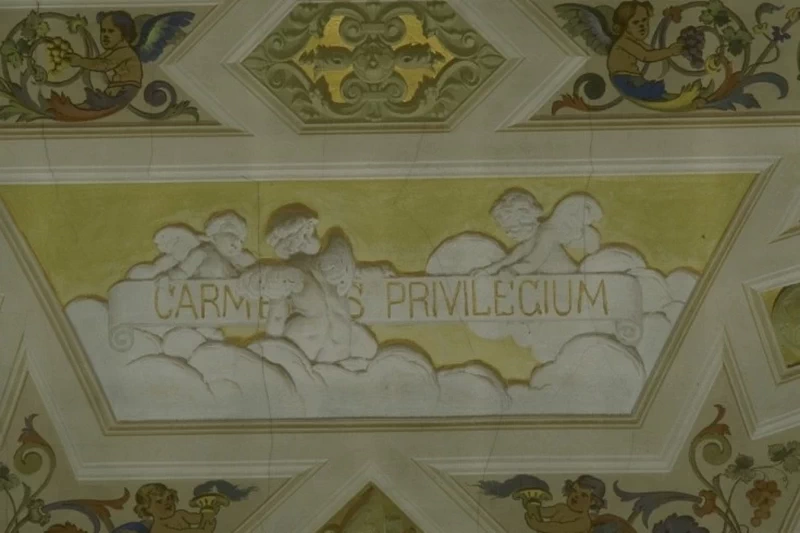 Pietro - Dipinto murale con l'iscrizione Carmelus Privilegium